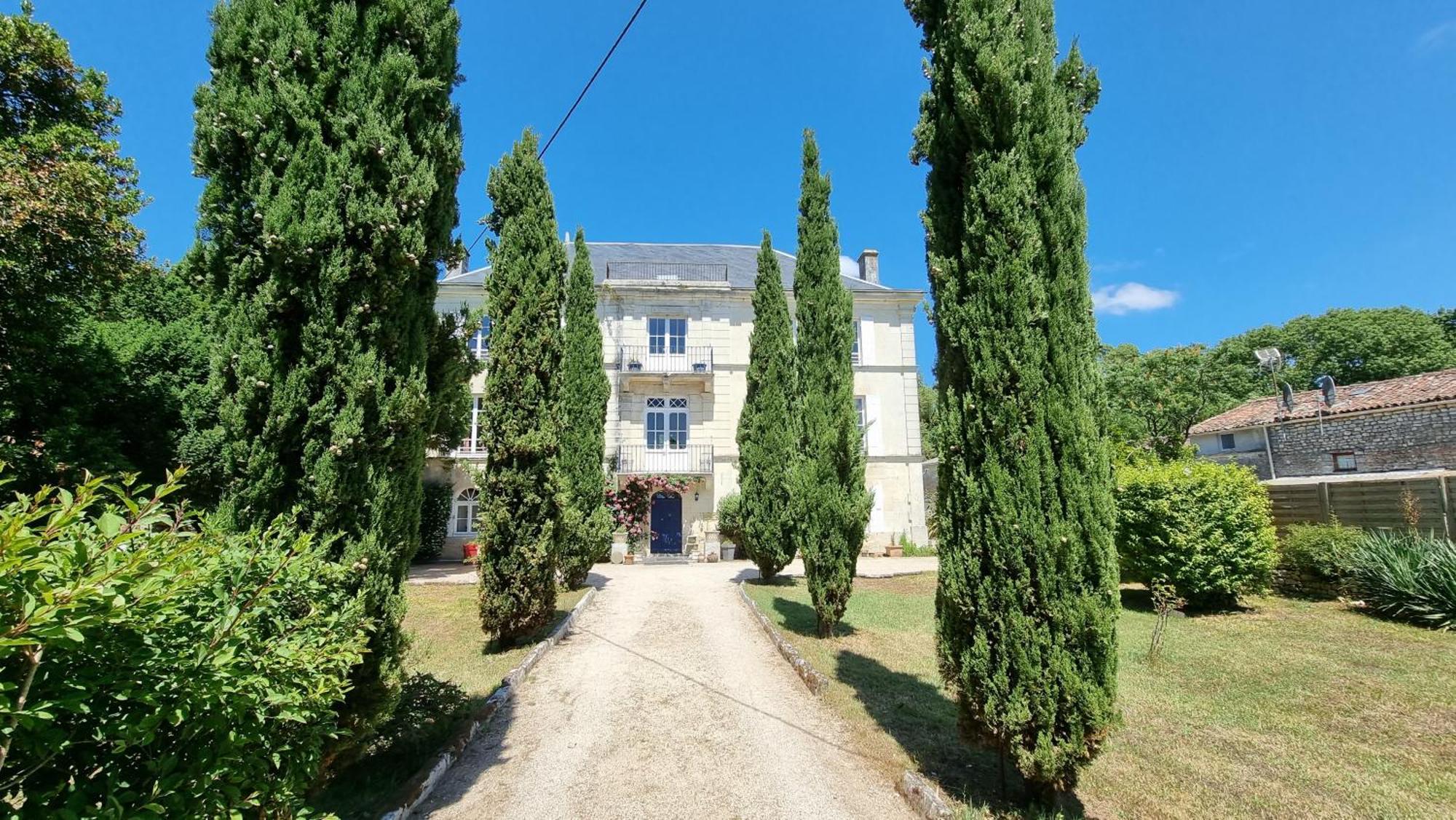 Domaine De Rochebonne Villa Saint-Just-Luzac Exterior photo