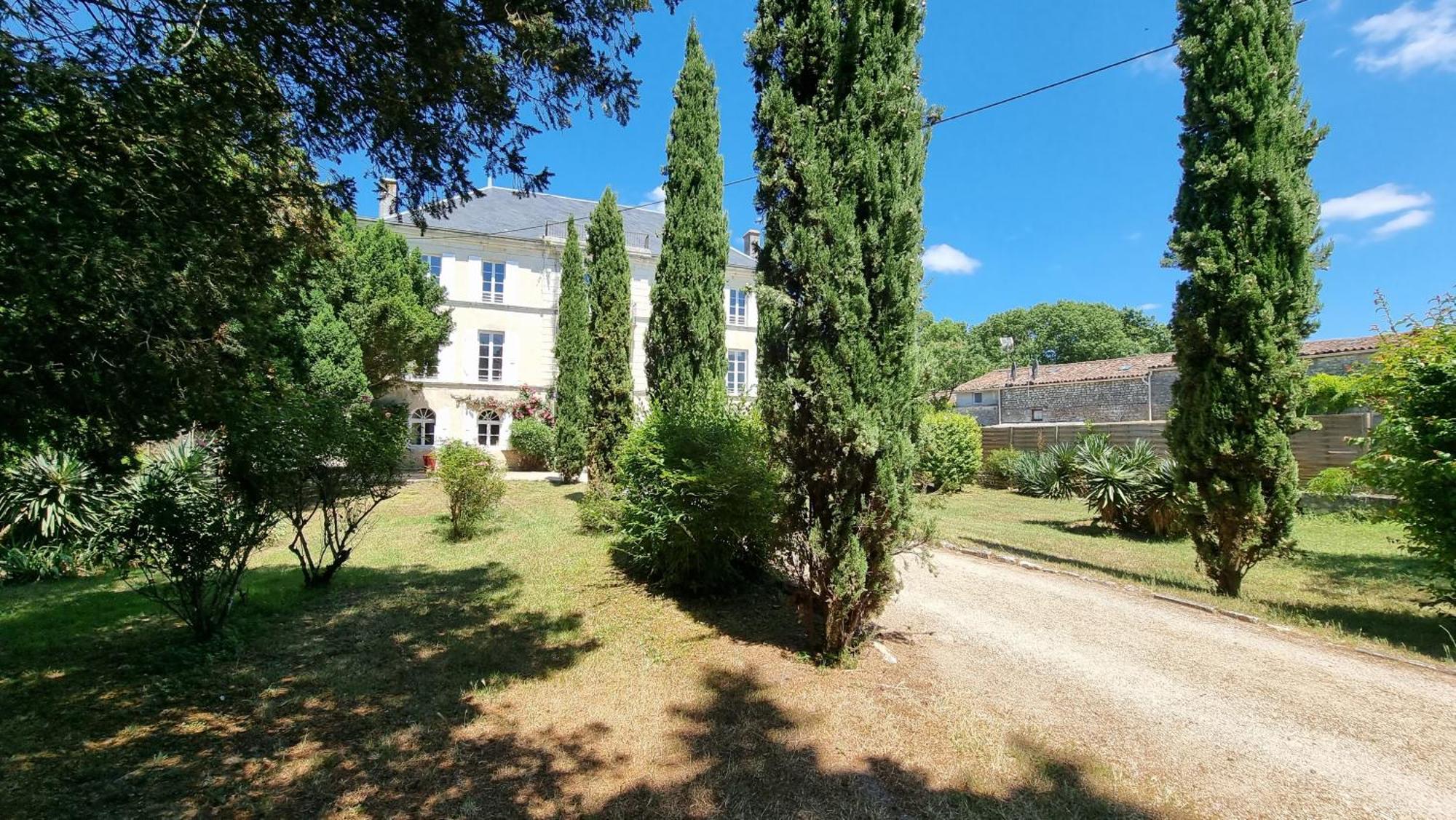 Domaine De Rochebonne Villa Saint-Just-Luzac Exterior photo