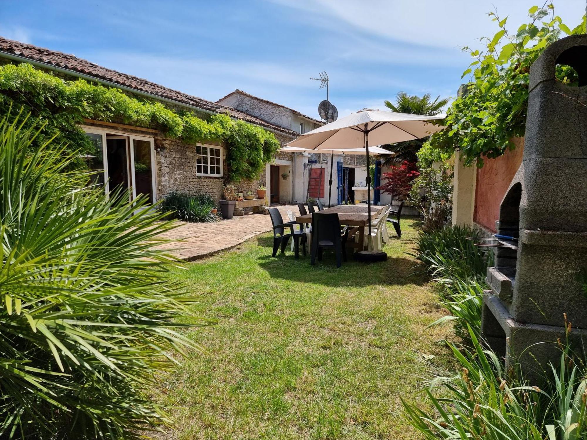 Domaine De Rochebonne Villa Saint-Just-Luzac Exterior photo