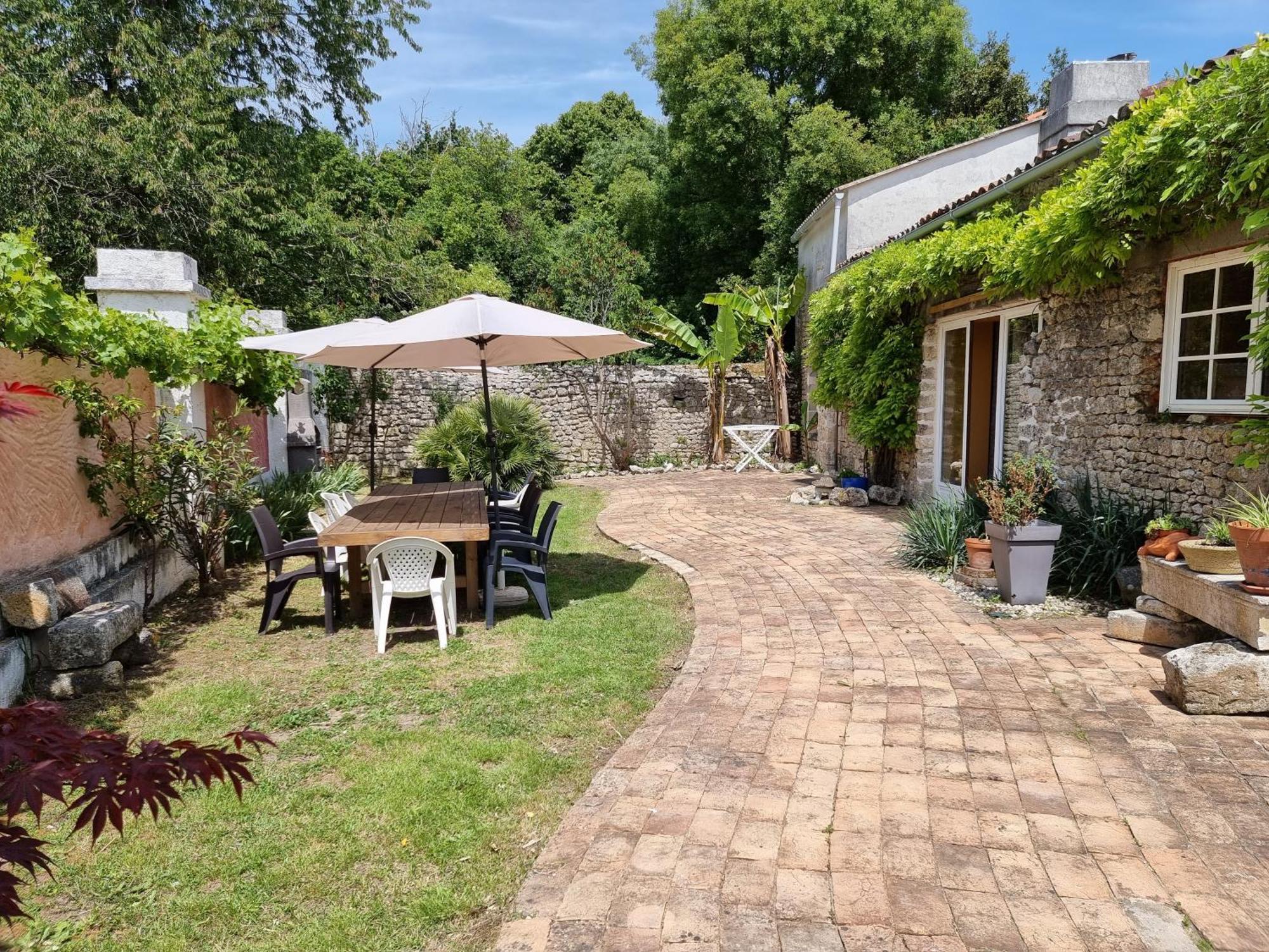 Domaine De Rochebonne Villa Saint-Just-Luzac Exterior photo