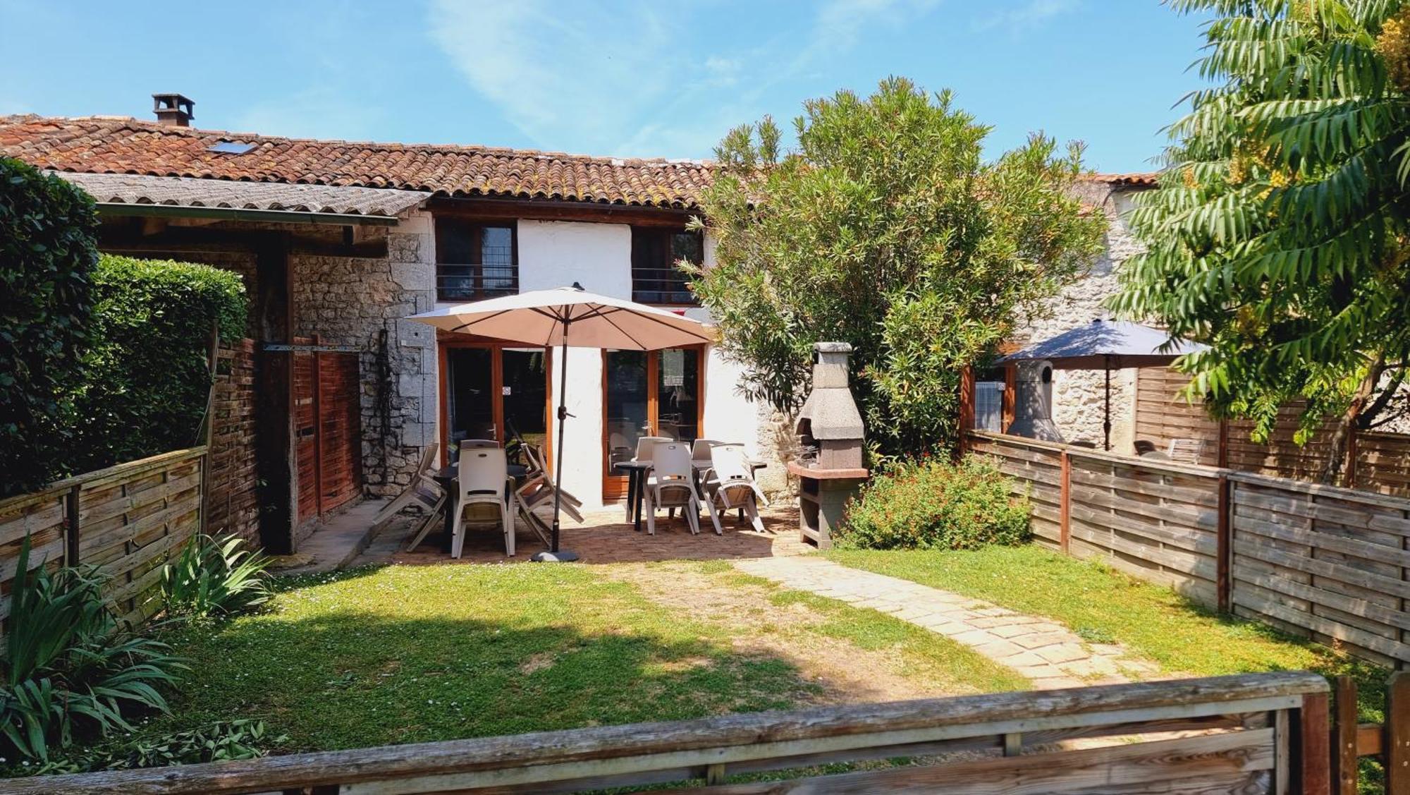 Domaine De Rochebonne Villa Saint-Just-Luzac Exterior photo